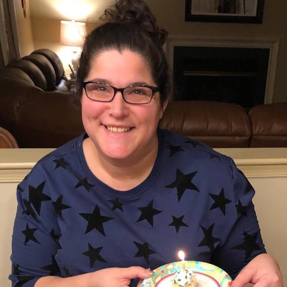 Profile Picture of Stephanie Helfman (@helfy1130) on Poshmark