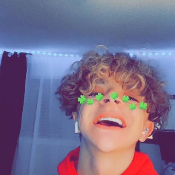 Profile Picture of Joey Vergis (@josephmvergis) on Poshmark
