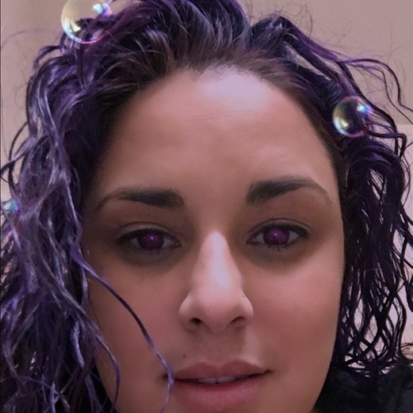 Profile Picture of Coral Coral (@prtrcnmama) on Poshmark