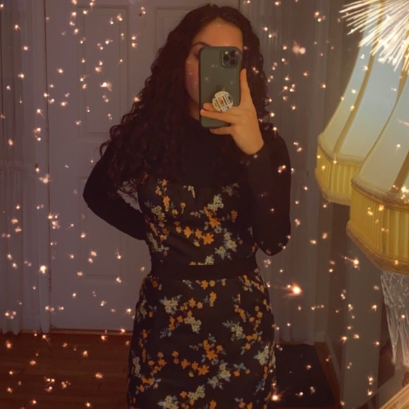 Profile Picture of Deena Alsaadi (@ddals22) on Poshmark