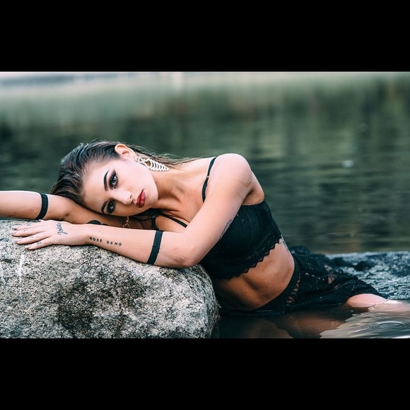 Profile Picture of Lee Bailey (@leebee922) on Poshmark