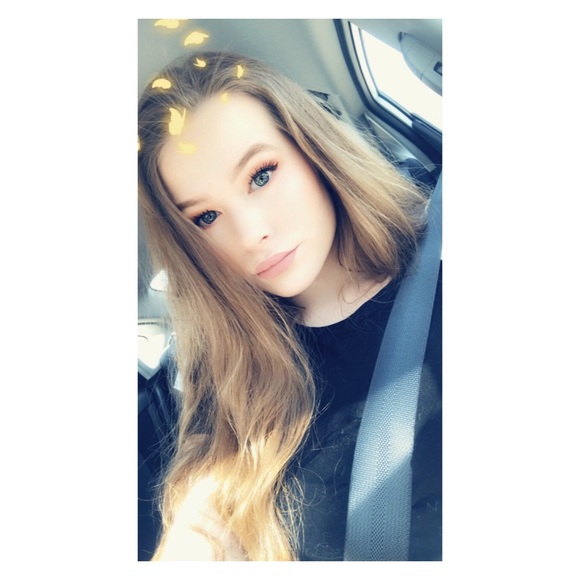 Profile Picture of Miranda Mcdaniel (@momo_miranda) on Poshmark