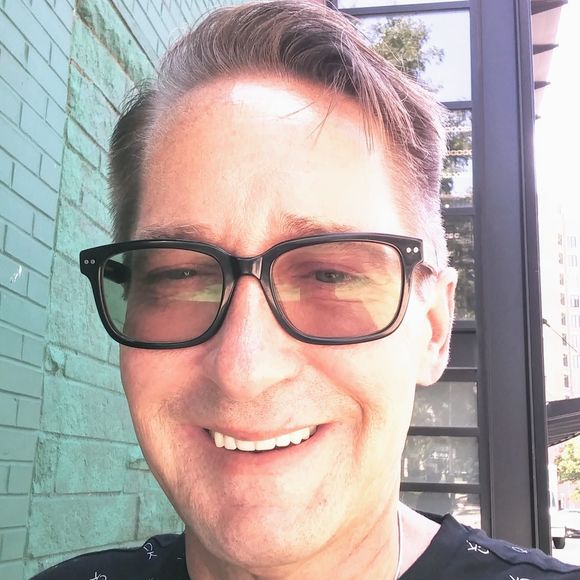 Profile Picture of Stephen Richardson (@stephenricha935) on Poshmark