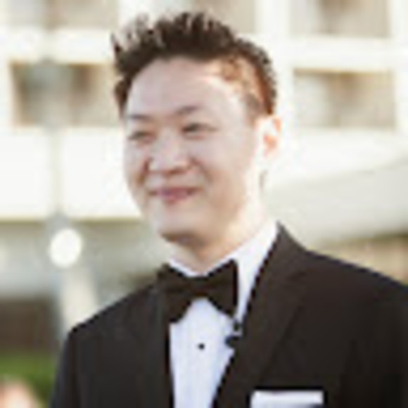 Profile Picture of Mike Yuen (@myuen12) on Poshmark