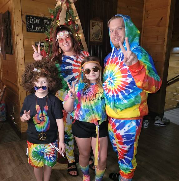 Profile Picture of Christy Steece (@christys10) on Poshmark