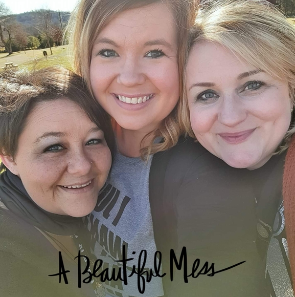 Profile Picture of Janet Hall (@janethall73) on Poshmark