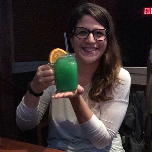 Profile Picture of Jessica Santello (@js4405) on Poshmark