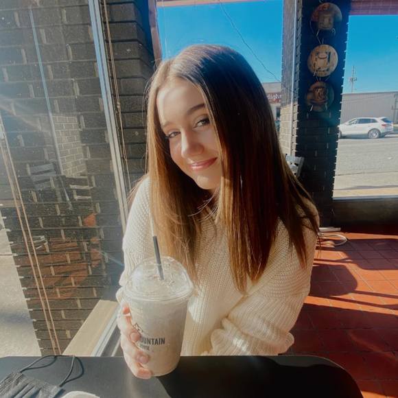 Profile Picture of Madelyn Allen (@madelyngrace42) on Poshmark