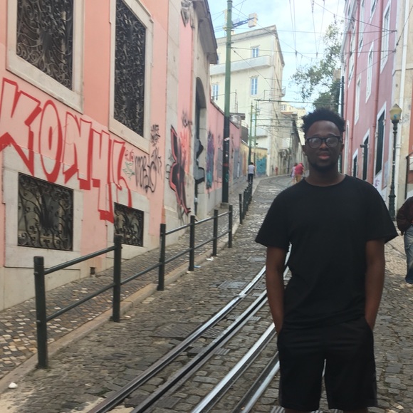 Merphi Njilayi - Poshmark Profile Picture of Merphi Njilayi (@merphi22) on Poshmark