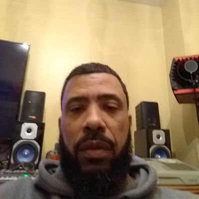 Profile Picture of Busy 1 Entertainment (@BarryCobb20) on Twitter