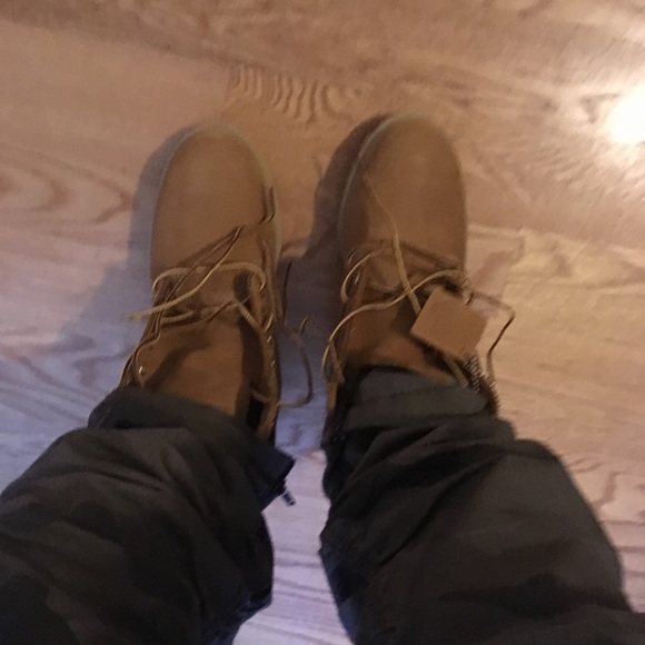 Profile Picture of Derek Kerrins (@blokpesos) on Poshmark