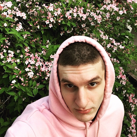 Profile Picture of Mike Scarantino (@mikesells463) on Poshmark