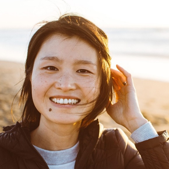 Profile Picture of Yiqian Barba (@yiqianbarba) on Poshmark