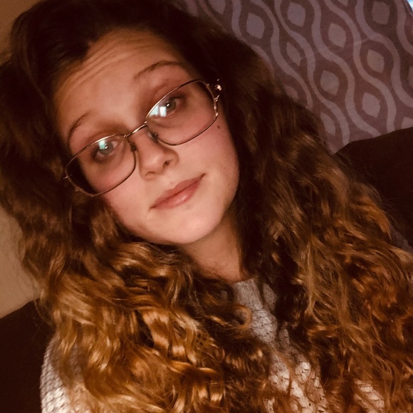 Profile Picture of Amity Smith (@amitysmith9021) on Poshmark