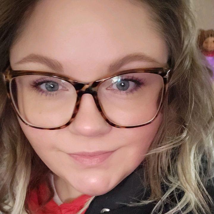 Profile Picture of Amanda Hoffner (@mandahoff18) on Tiktok