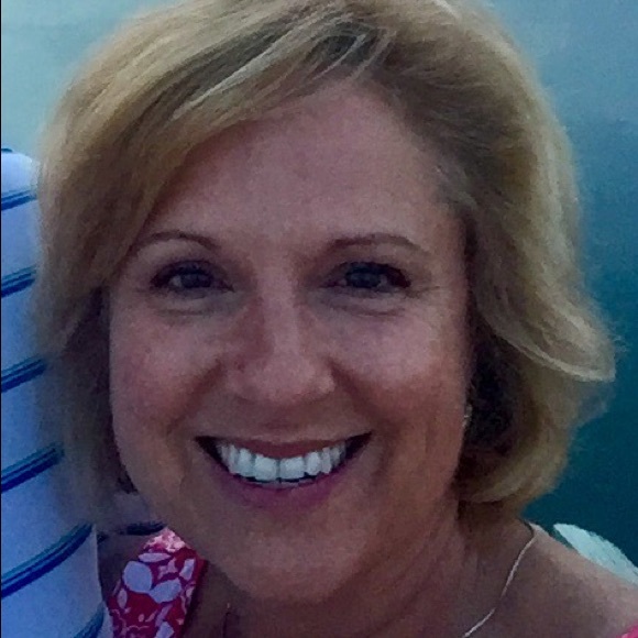 Profile Picture of Deborah Mcconnell (@mccon5) on Poshmark