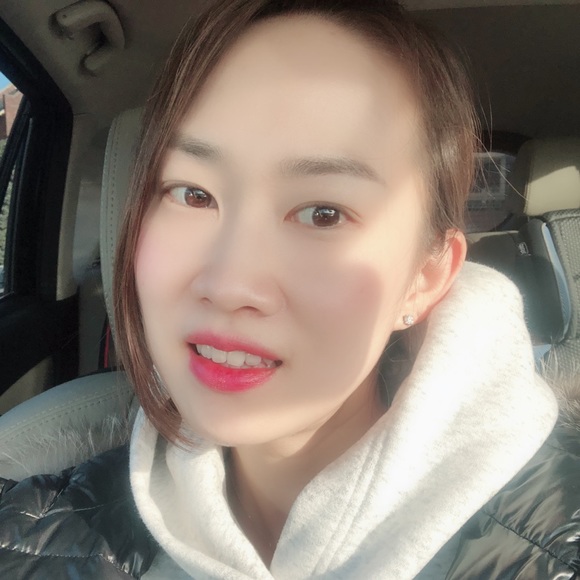 Profile Picture of Ji yun Jang (@jiyun0205) on Poshmark