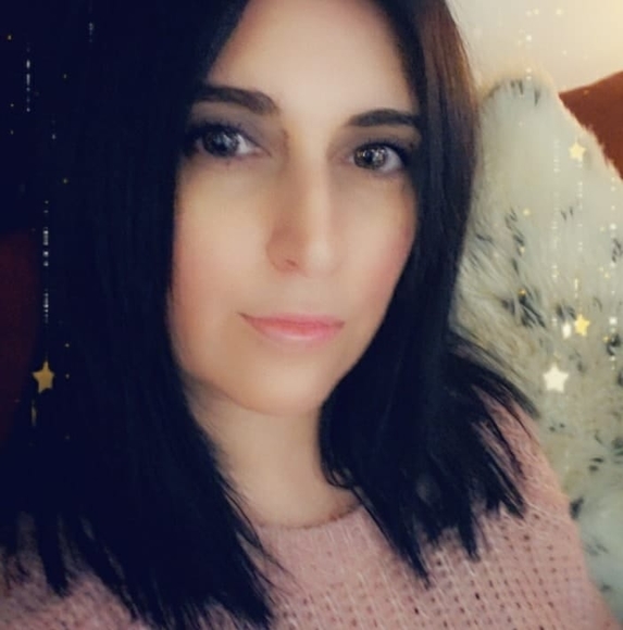 Profile Picture of Jessica Perno (@jessica_perno) on Poshmark