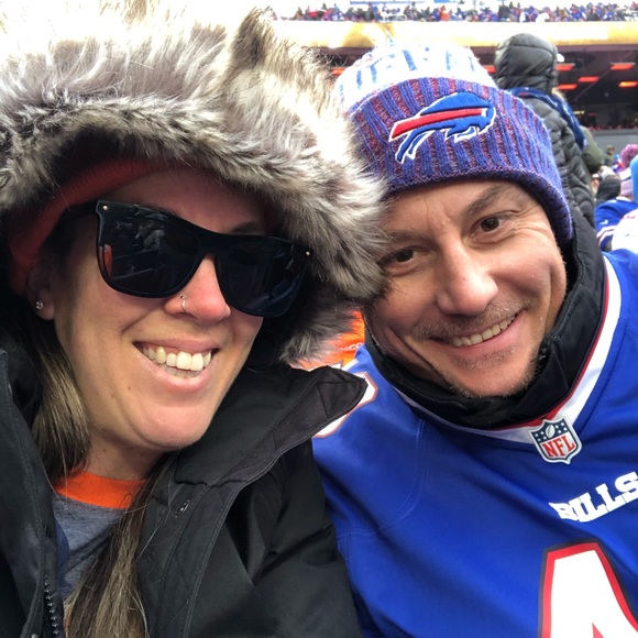 Profile Picture of Amy Enriquez (@adenasmom) on Poshmark