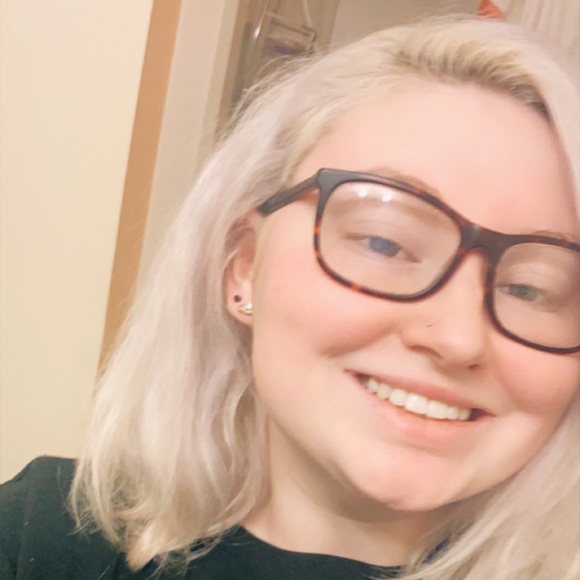 Profile Picture of Caylie Harpine (@caylie_ann) on Poshmark