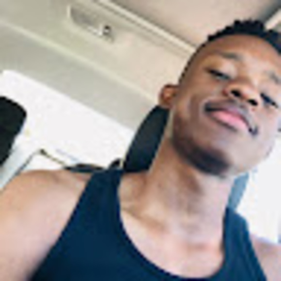 Destine Beely - Poshmark Profile Picture of Destine Beely (@beelydestine) on Poshmark