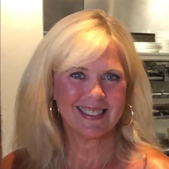Profile Picture of Missy Emerling (@noogarealtor) on Poshmark