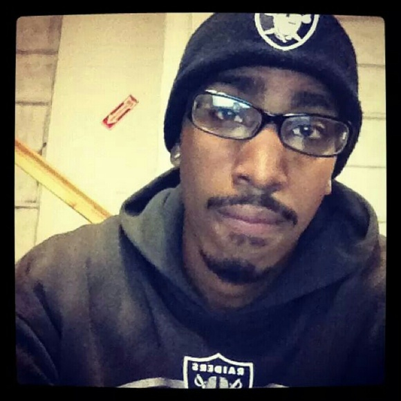 Profile Picture of David Blane (@davidblane) on Poshmark