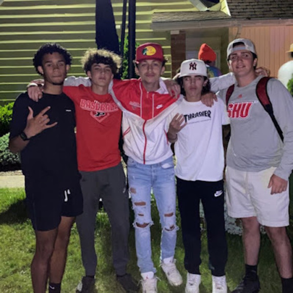 Profile Picture of Michael Olivadoti (@mikeyo1216) on Poshmark