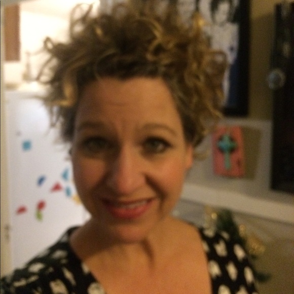 Profile Picture of Gregg ann Mcburney (@ggmcb) on Poshmark