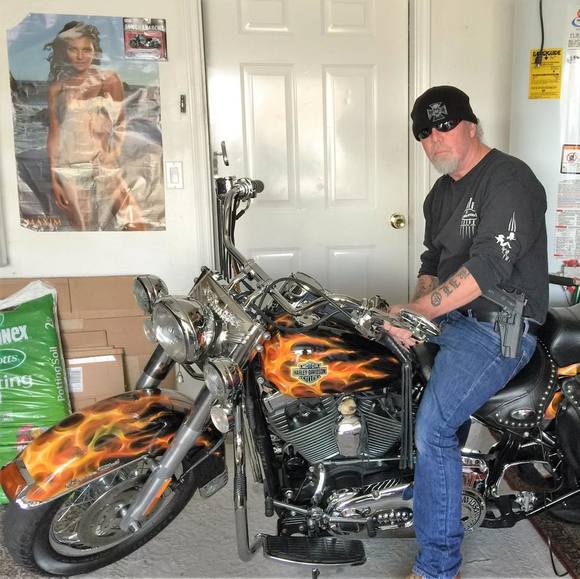 Profile Picture of Alvin Gilmore (@alvingilmore) on Poshmark