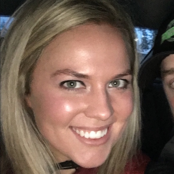 Profile Picture of Clare Pickar (@cpickar) on Poshmark