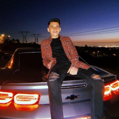 Profile Picture of Albert Montoya (@burberrybert) on Twitter