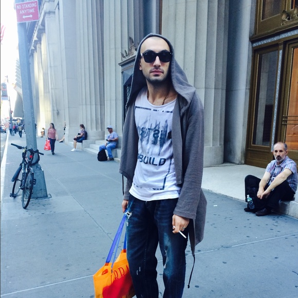 Profile Picture of Gio Tabatadze (@giorgio93) on Poshmark