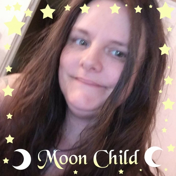 Profile Picture of Crystal Marney (@crystalabra) on Poshmark
