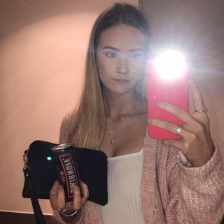 Profile Picture of Jess Gibbons (@jess.gibbons.3) on Facebook