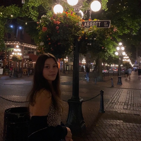Profile Picture of Jayla Champagne (@jaylachampagne) on Poshmark