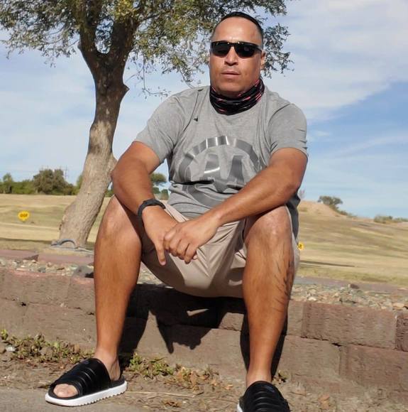 Profile Picture of Felix Reyes (@felixreyes16) on Poshmark