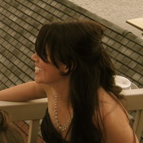 Profile Picture of Julia McCracken (@r1sthemccracken) on Pinterest