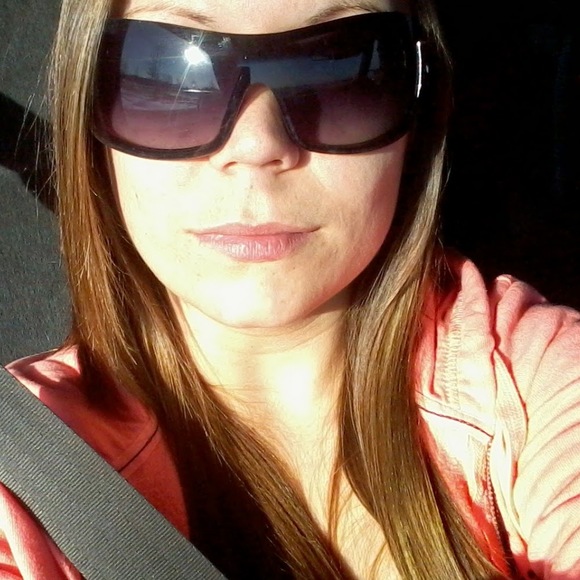 Profile Picture of Stacey Keppler (@skeppler2014) on Poshmark