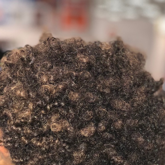 Profile Picture of Aaron Oliver (@a_o135) on Poshmark