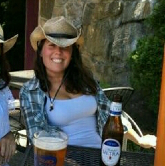 Profile Picture of Jillian Glatz (@jasonalonzo) on Poshmark