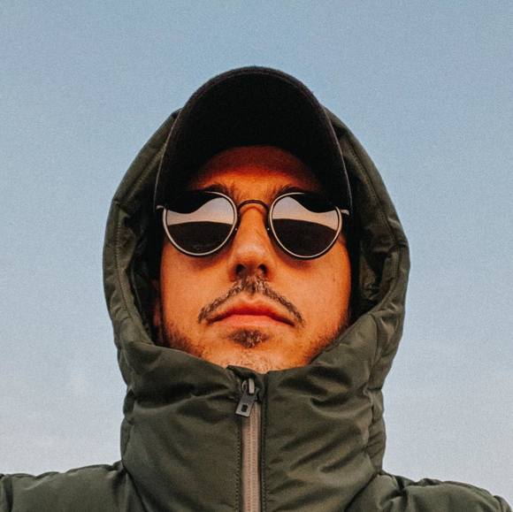 Profile Picture of Abdullah Naif (@halludba) on Poshmark