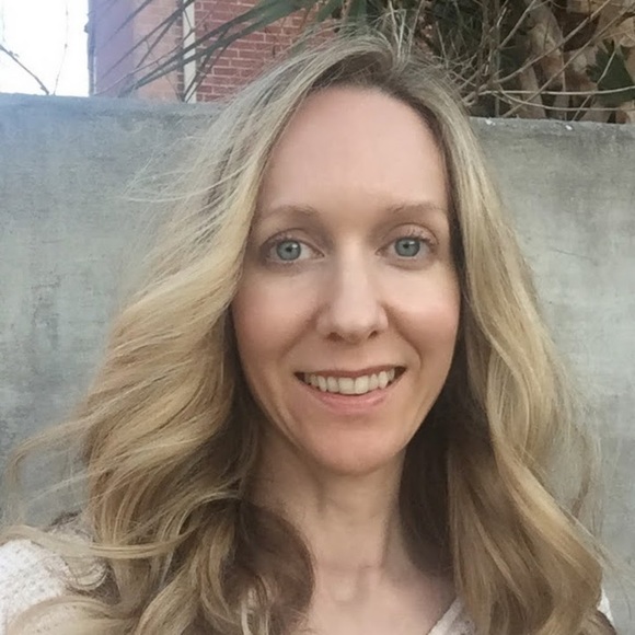 Profile Picture of Clare Hulfish (@clare411) on Poshmark