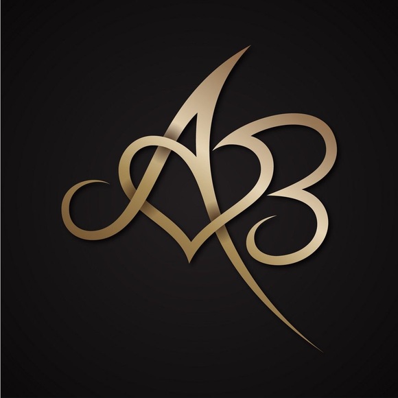 Profile Picture of Alexis Blinstrubas (@alexblin95) on Poshmark