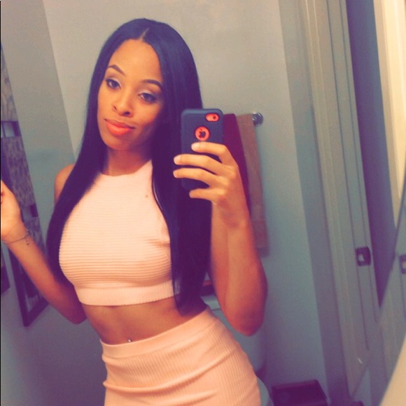 Profile Picture of Amanda Wimbush (@anwimbush) on Poshmark