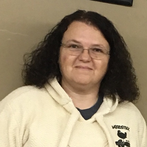 Profile Picture of Christy Wayman (@christywayman) on Poshmark