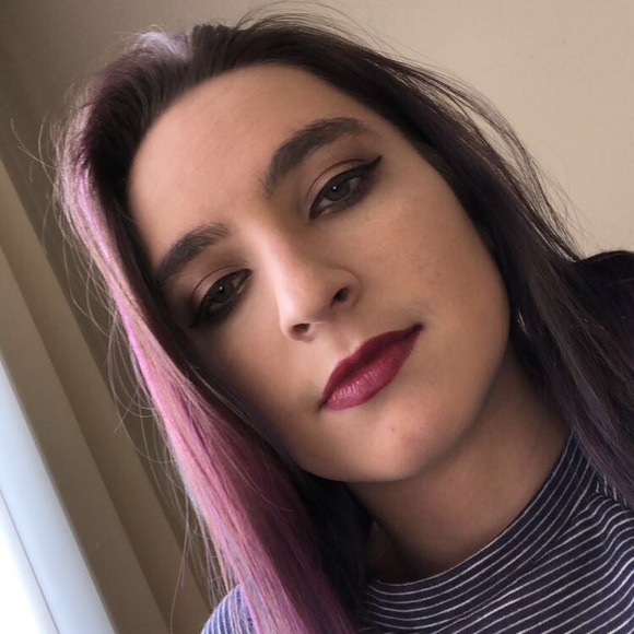 Profile Picture of Shannon Laurance (@shanlaurs) on Poshmark