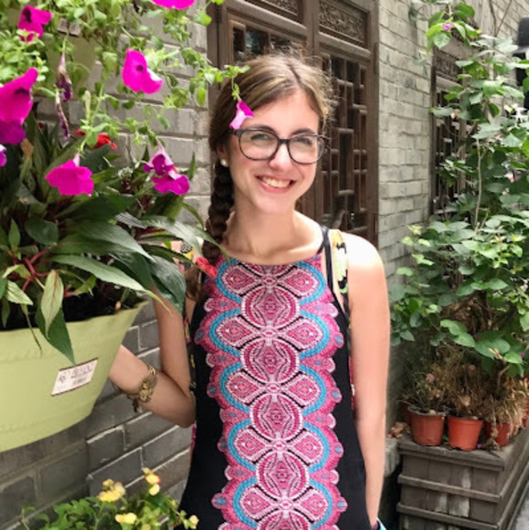 Profile Picture of Alexa Ravitz (@alexar325) on Poshmark