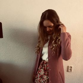Profile Picture of ~Julia~ (@juliavandenberg09) on Pinterest