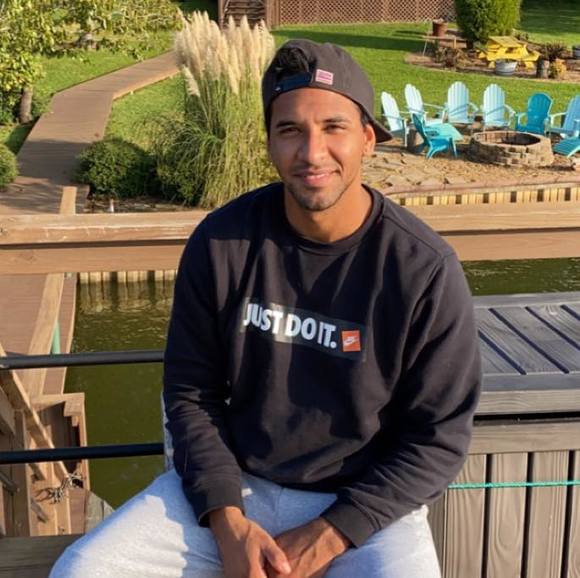 Profile Picture of Albert Arcangel (@arcamedina) on Poshmark